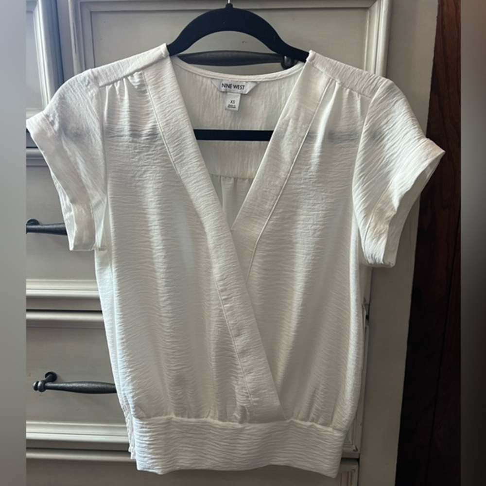 Women’s Nine West Short Sleeve Blouse - Size XS